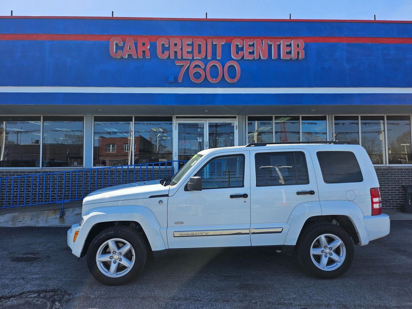 2012 WHITE Jeep Liberty Sport 4WD (1C4PJMAK7CW) with an 3.7L V6 SOHC 12V engine, 4-Speed Automatic transmission, located at 7600 S Western Ave., Chicago, IL, 60620, (773) 918-3980, 0.000000, 0.000000 - Photo#0